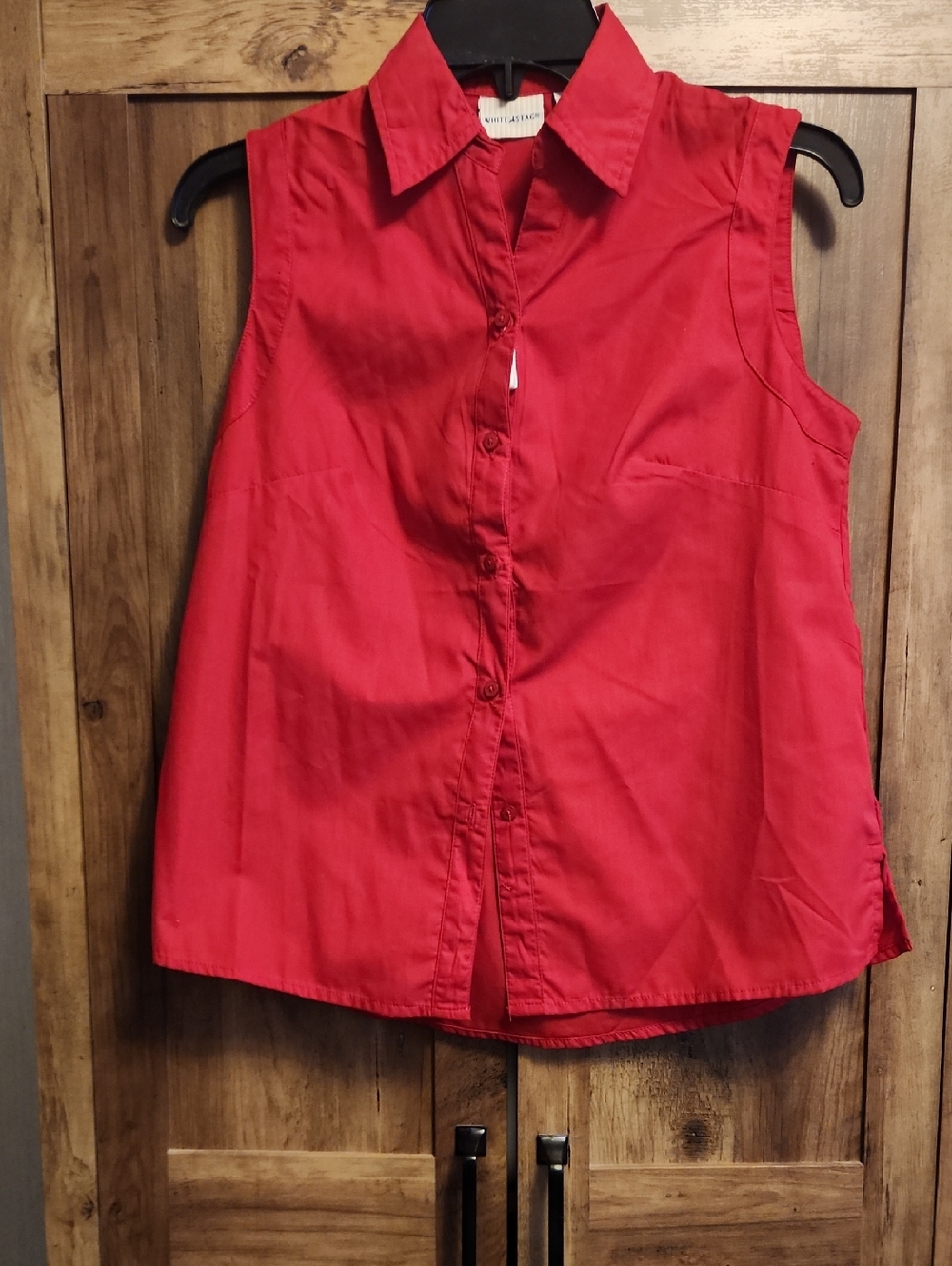 White Stag Red Sporty Sleeveless Button-Down Shirt